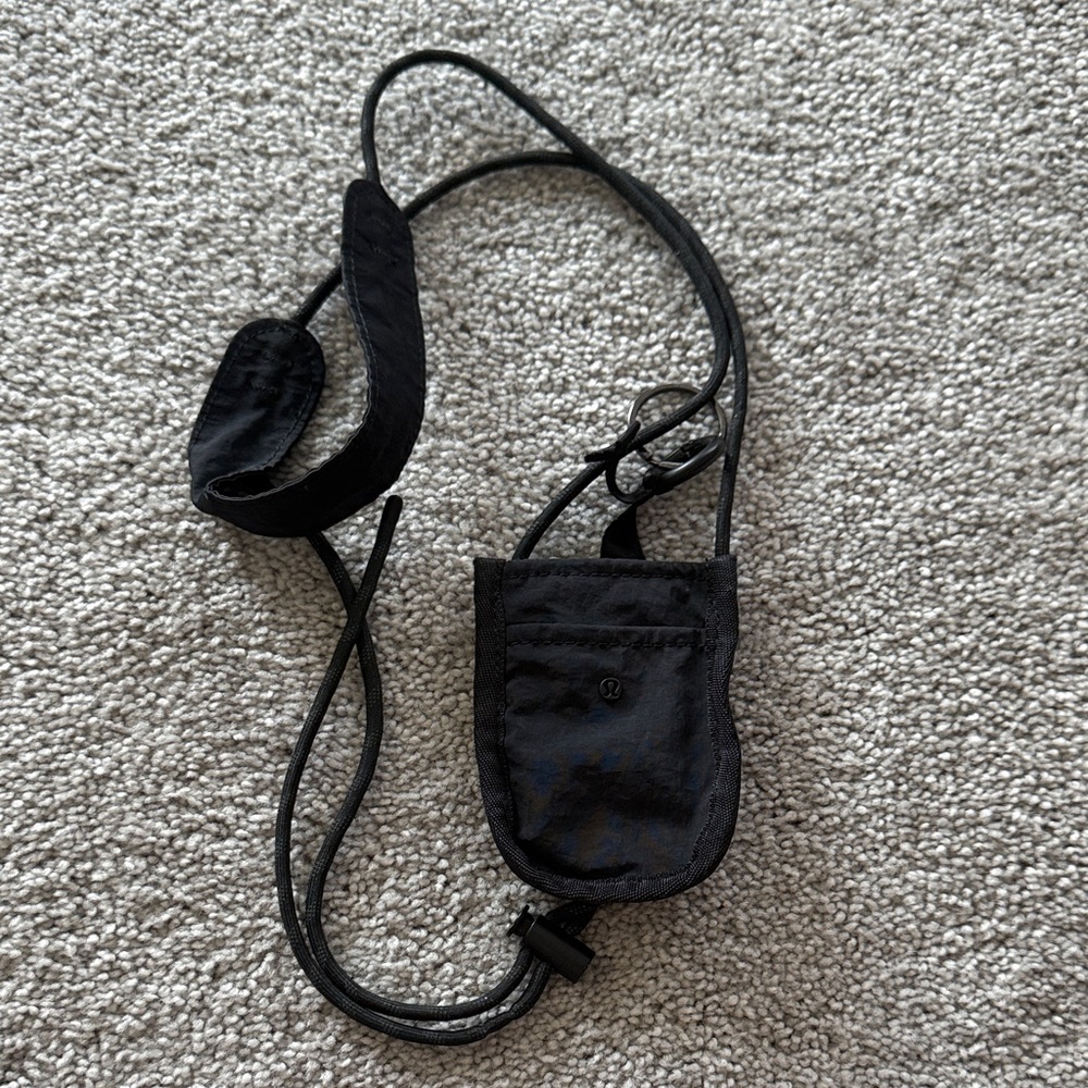 Lululemon Lanyard wallet
